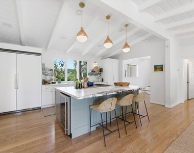 3240 Tilden Avenue - Photo Thumbnail 15
