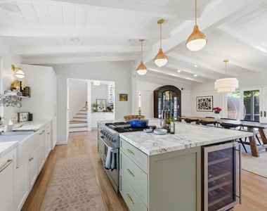 3240 Tilden Avenue - Photo Thumbnail 16