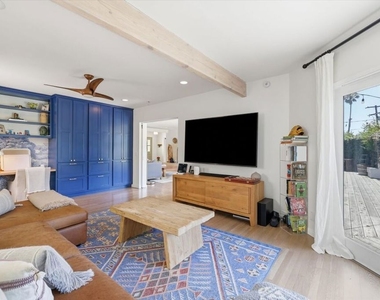 3240 Tilden Avenue - Photo Thumbnail 13
