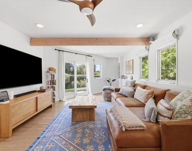 3240 Tilden Avenue - Photo Thumbnail 11