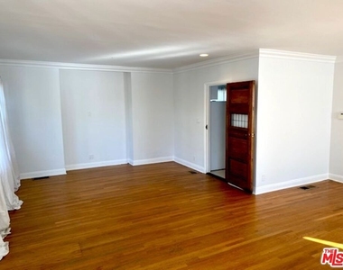 1204 N Hilldale Avenue - Photo Thumbnail 4