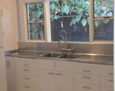1204 N Hilldale Avenue - Photo Thumbnail 14
