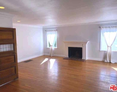 1204 N Hilldale Avenue - Photo Thumbnail 2