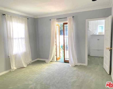 1204 N Hilldale Avenue - Photo Thumbnail 5