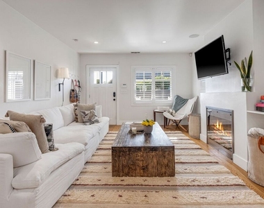 1605 Cabrillo Avenue - Photo Thumbnail 9