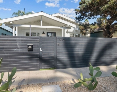 1605 Cabrillo Avenue - Photo Thumbnail 2