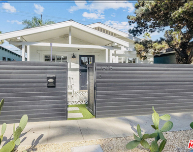 1605 Cabrillo Avenue - Photo Thumbnail 1