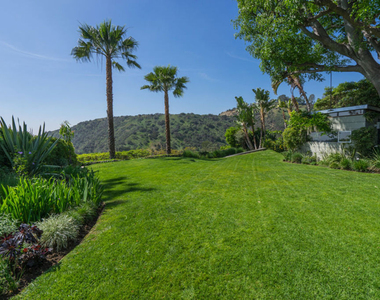2439 Carman Crest Drive - Photo Thumbnail 18