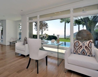 2439 Carman Crest Drive - Photo Thumbnail 9