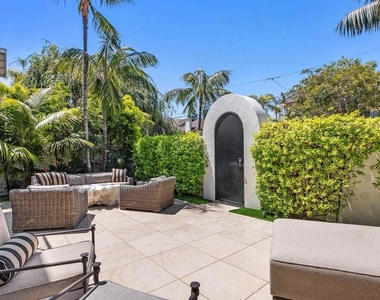 227 Neptune Ave - Photo Thumbnail 2