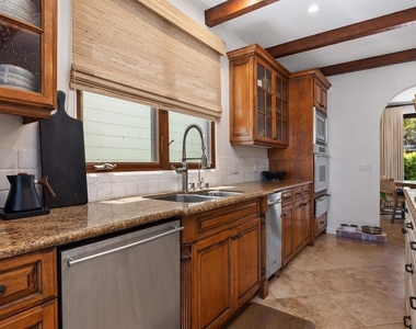 227 Neptune Ave - Photo Thumbnail 13