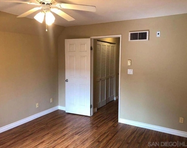 7425 Charmant Dr - Photo Thumbnail 11