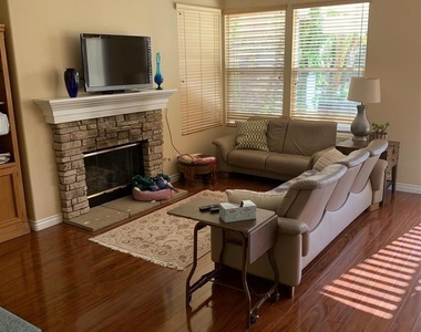 17136 Patina Street - Photo Thumbnail 3