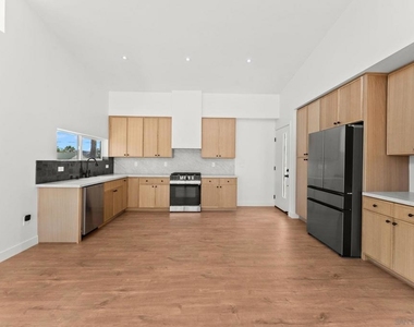 4052 Sequoia St - Photo Thumbnail 6