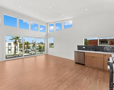 4052 Sequoia St - Photo Thumbnail 3