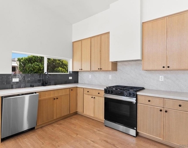 4052 Sequoia St - Photo Thumbnail 4