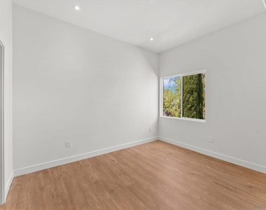 4052 Sequoia St - Photo Thumbnail 9