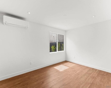 4050 Sequoia St - Photo Thumbnail 15