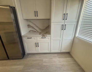 528 Palomar Street - Photo Thumbnail 2