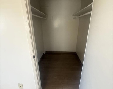 528 Palomar Street - Photo Thumbnail 8