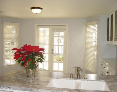 3046 Winding Lane - Photo Thumbnail 7