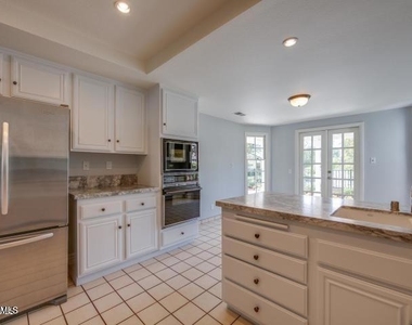 3046 Winding Lane - Photo Thumbnail 9