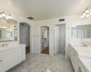 2946 Venezia Lane - Photo Thumbnail 20