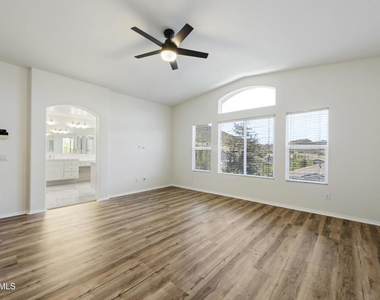 2946 Venezia Lane - Photo Thumbnail 18