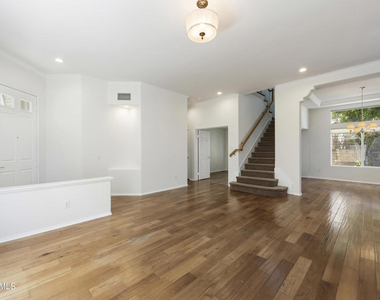2946 Venezia Lane - Photo Thumbnail 4