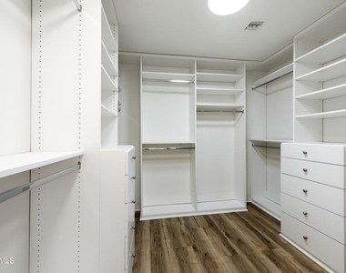 2946 Venezia Lane - Photo Thumbnail 21
