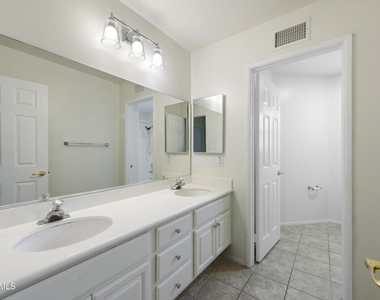2946 Venezia Lane - Photo Thumbnail 25