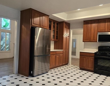 3166 Black Hills Court - Photo Thumbnail 4
