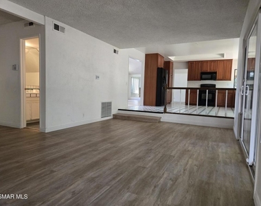 3166 Black Hills Court - Photo Thumbnail 10