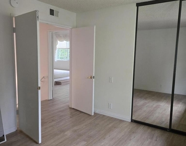 3166 Black Hills Court - Photo Thumbnail 17