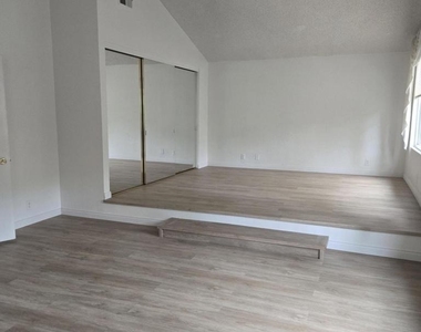 3166 Black Hills Court - Photo Thumbnail 11