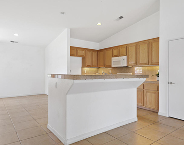 47820 Calle Zafiro - Photo Thumbnail 8