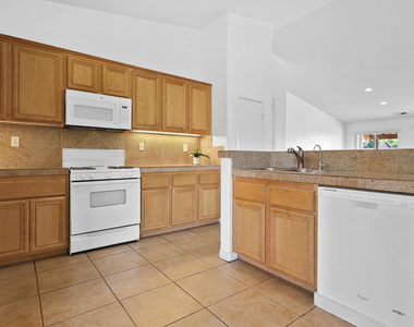47820 Calle Zafiro - Photo Thumbnail 11