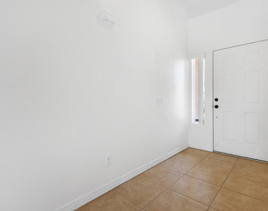 47820 Calle Zafiro - Photo Thumbnail 3