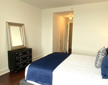 60 Riverside Boulevard - Photo Thumbnail 20