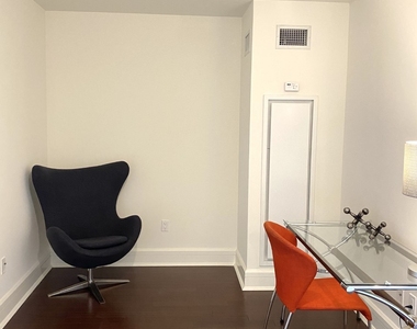 60 Riverside Boulevard - Photo Thumbnail 5