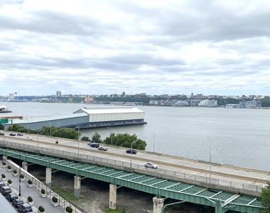 60 Riverside Boulevard - Photo Thumbnail 17