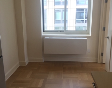 400 West 63rd Street - Photo Thumbnail 3