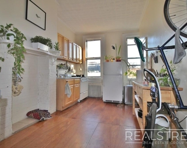 1154 Myrtle Avenue - Photo Thumbnail 2