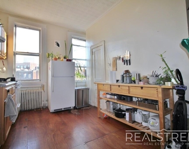 1154 Myrtle Avenue - Photo Thumbnail 3