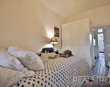 1154 Myrtle Avenue - Photo Thumbnail 5