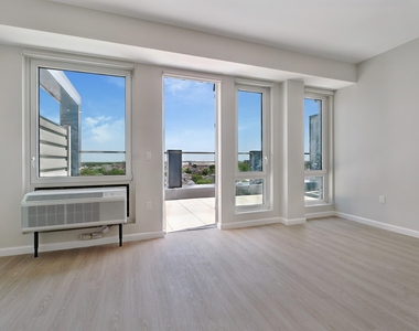 183-03 Hillside Avenue - Photo Thumbnail 5