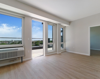 183-03 Hillside Avenue - Photo Thumbnail 3