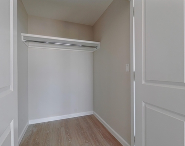183-03 Hillside Avenue - Photo Thumbnail 10