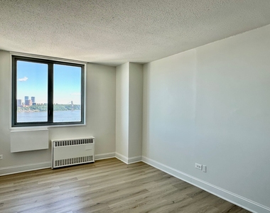 3333 Broadway - Photo Thumbnail 6