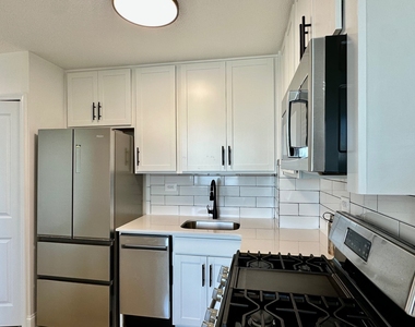 3333 Broadway - Photo Thumbnail 16